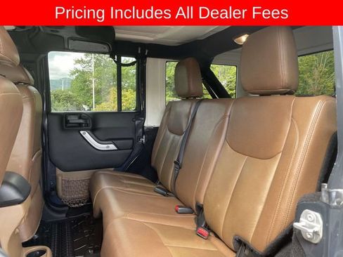 Used 2017 Jeep Wrangler Unlimited Sahara w/ Max Tow Package AWD/4WD image 18