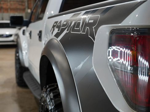 Used 2013 Ford F150 Raptor w/ Luxury Equipment Group image 26