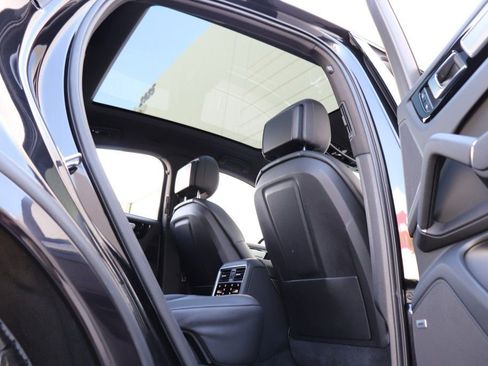 Used 2021 Porsche Cayenne S AWD/4WD image 35