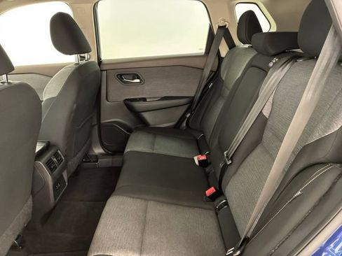 Used 2023 Nissan Rogue SV AWD/4WD image 18