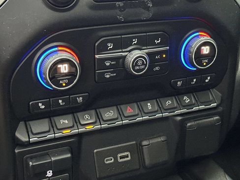 Used 2019 Chevrolet Silverado 1500 LTZ image 20