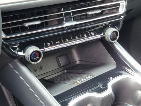 New 2027 Chevrolet Traverse LT w/ Midnight/Sport Edition AWD/4WD image 21