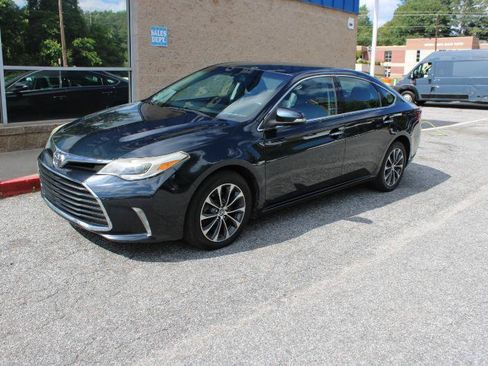 Used 2016 Toyota Avalon XLE FWD image 3