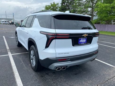New 2026 Chevrolet Traverse LT w/ Driver Confidence Package FWD image 5
