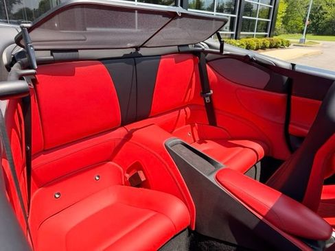 Used 2020 Ferrari Portofino RWD image 22