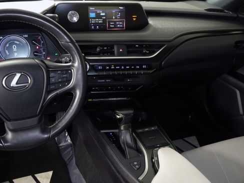 Used 2020 Lexus UX 250h w/ Premium Package image 39