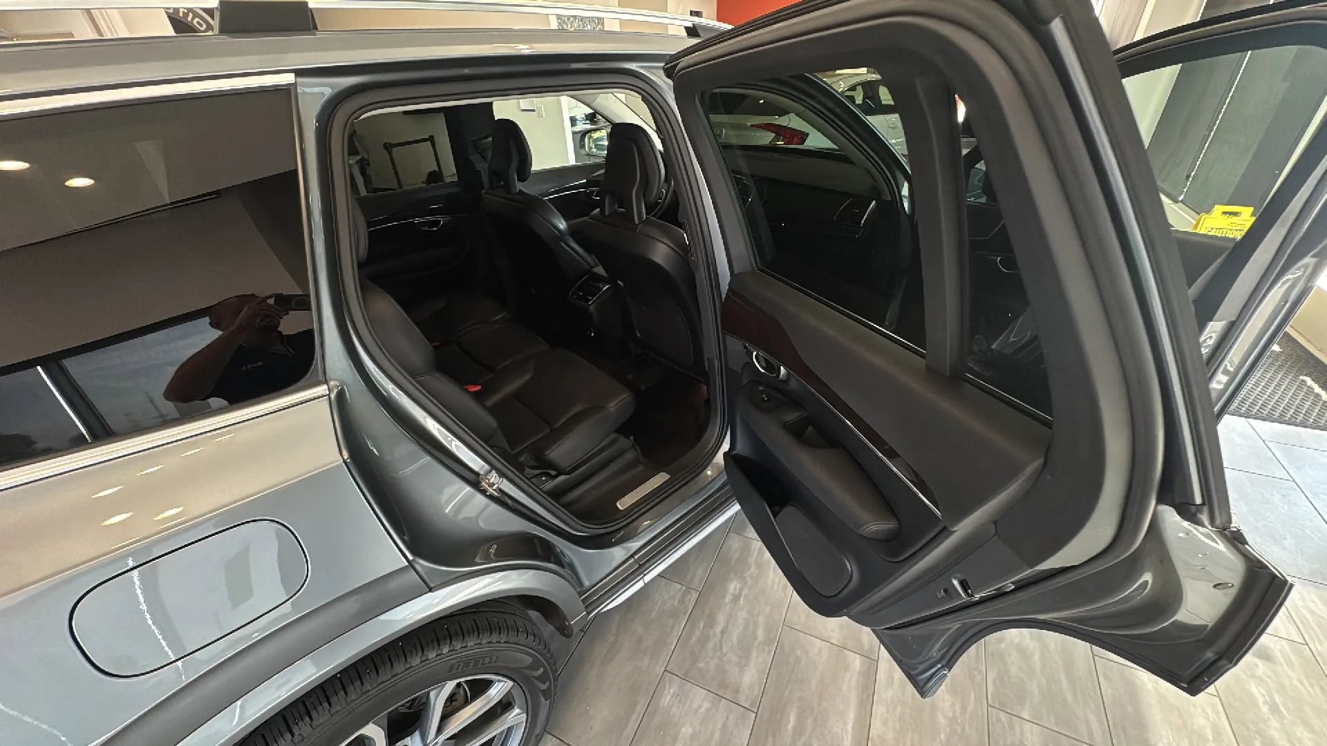 Used 2017 Volvo XC90 T6 Momentum w/ Vision Package AWD/4WD image 28