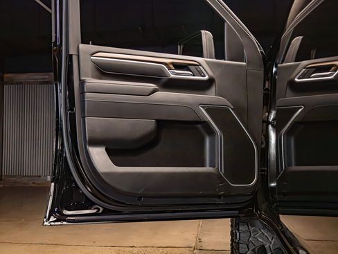 Used 2025 Chevrolet Silverado 2500 LT AWD/4WD image 29