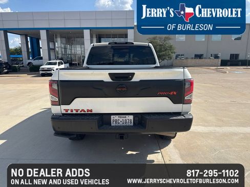 Used 2021 Nissan Titan PRO-4X w/ Pro-4x Convenience Package AWD/4WD image 6