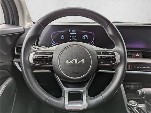 Used 2025 Kia Sportage EX image 15