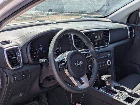 Used 2020 Kia Sportage LX image 10