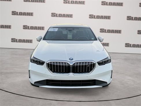 Certified 2025 BMW i5 xDrive40 w/ M Sport Package image 8