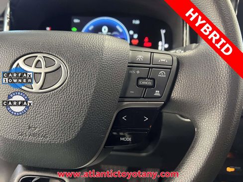 Used 2025 Toyota Camry LE image 29