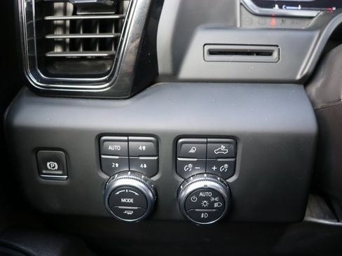 Used 2024 GMC Sierra 1500 AT4 w/ AT4 Premium Package image 20