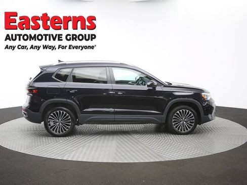 Used 2025 Volkswagen Taos SE FWD image 43