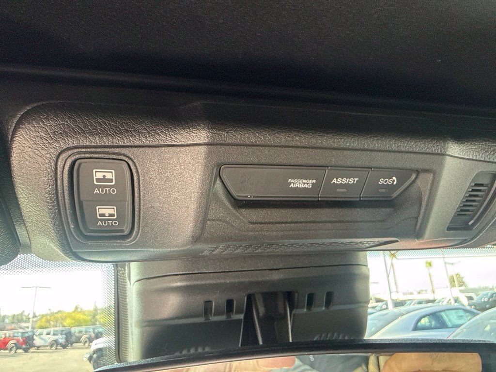 Certified 2025 Jeep Wrangler Unlimited Sahara w/ Safety Group AWD/4WD image 28