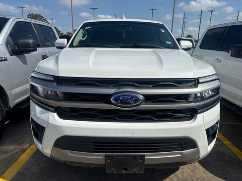 Used 2023 Ford Expedition XLT RWD image 2