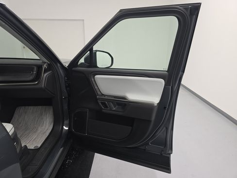 Used 2023 Rivian R1S Adventure AWD/4WD image 18