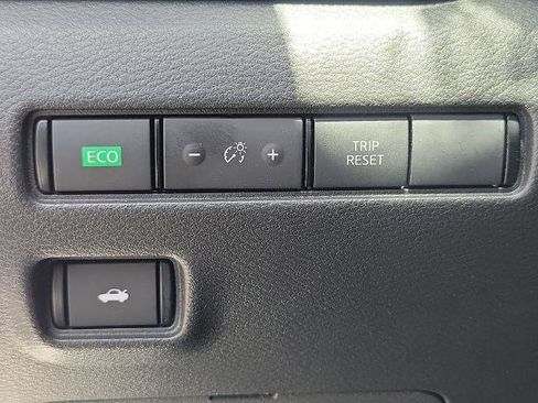 Certified 2022 Nissan Sentra SV w/ Trunk Package FWD image 15