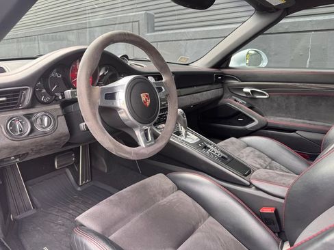 Certified 2015 Porsche 911 Cabriolet image 5