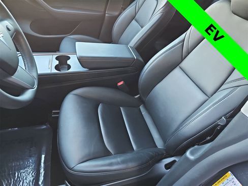 Used 2023 Tesla Model Y Long Range image 15