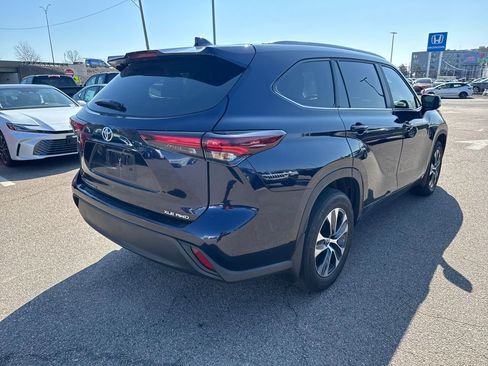 Used 2025 Toyota Highlander XLE image 10