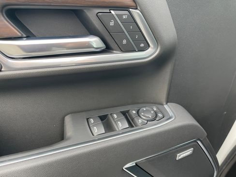 New 2026 GMC Sierra 1500 SLT w/ SLT Premium Package image 9