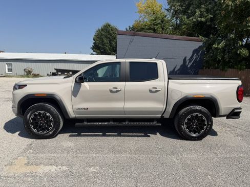 Used 2026 GMC Canyon AT4 w/ Technology Plus Package AWD/4WD image 2