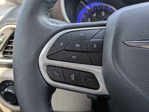 Used 2023 Chrysler Voyager LX image 26