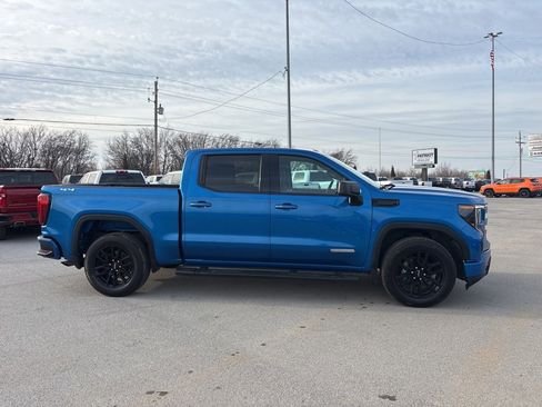 Used 2022 GMC Sierra 1500 Elevation w/ LPO, Elevation Black Package image 2