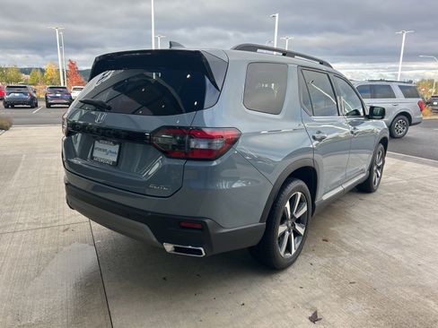 Used 2023 Honda Pilot Elite image 5