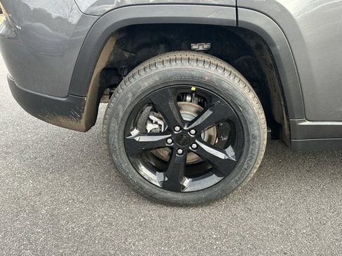 New 2026 Jeep Grand Cherokee Limited image 18