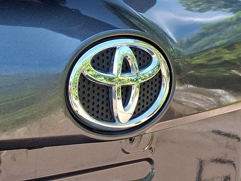 Used 2016 Toyota RAV4 LE AWD/4WD image 30