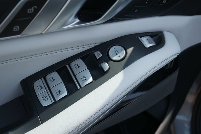 Used 2024 BMW X7 xDrive40i w/ Executive Package AWD/4WD image 16