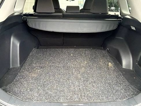 Used 2021 Toyota RAV4 XLE w/ Convenience Package AWD/4WD image 9