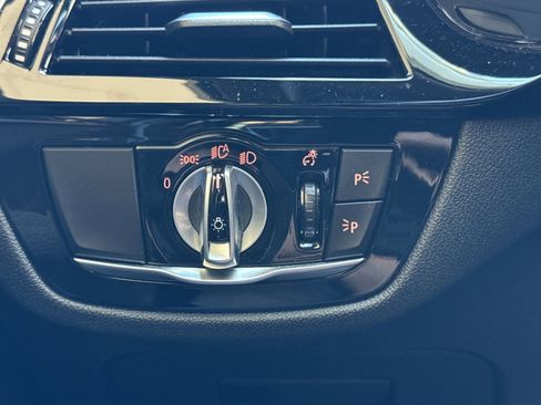 Used 2019 BMW M550i xDrive image 31