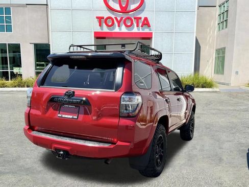 Used 2021 Toyota 4Runner Venture w/ Moonroof Package AWD/4WD image 8
