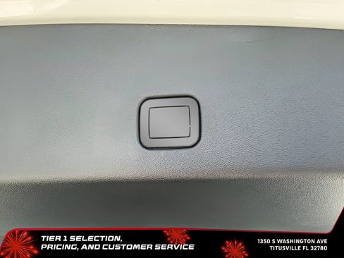 Used 2025 Cadillac Optiq Luxury 2 w/ LPO, Floor Liner Package AWD/4WD image 28