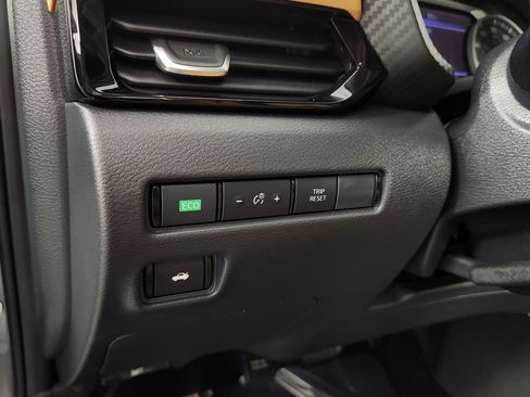 Certified 2025 Nissan Sentra SV w/ SV Premium Package FWD image 22