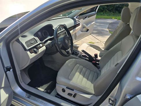 Used 2014 Volkswagen Passat TDI SEL Premium image 28