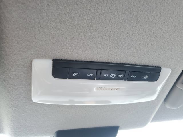 Certified 2025 Nissan Kicks Play S FWD image 30
