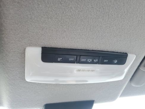 Certified 2025 Nissan Kicks Play S FWD image 30