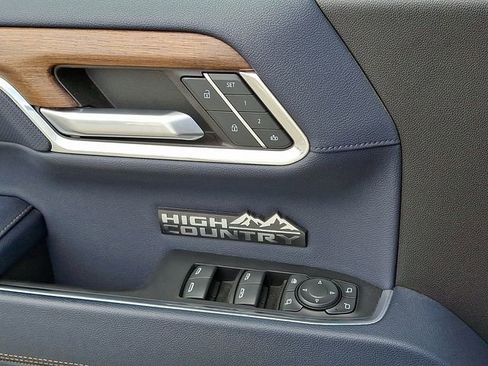 Used 2023 Chevrolet Silverado 1500 High Country w/ Technology Package image 23