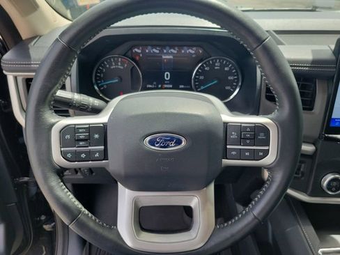 Used 2024 Ford Expedition XLT RWD image 23