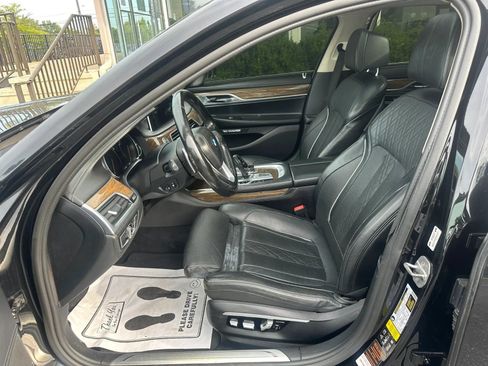 Used 2017 BMW 750i xDrive AWD/4WD image 10