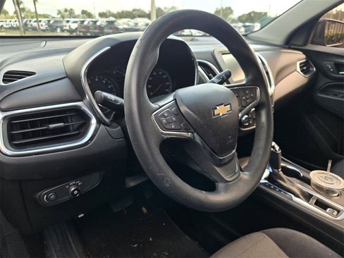 Used 2018 Chevrolet Equinox LT image 11