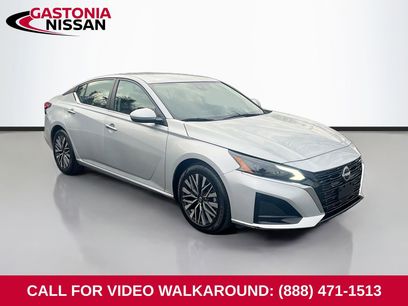 Used 2023 Nissan Altima 2.5 SV