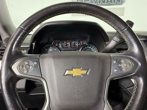 Used 2019 Chevrolet Suburban LT RWD image 23