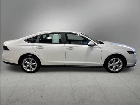 Certified 2025 Honda Accord LX image 7