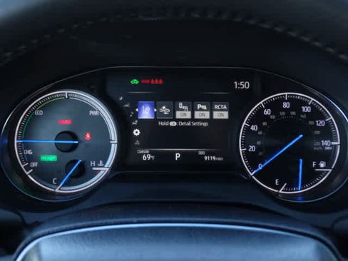 Certified 2024 Toyota Venza XLE image 21